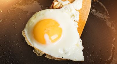 Egg fried in non-stick ceramic pan