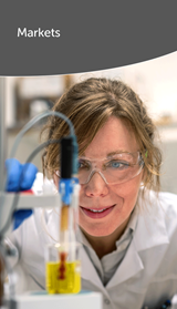 Nouryon employee working in the lab